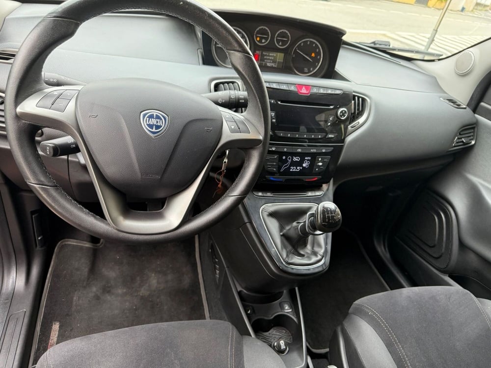 Lancia Ypsilon usata a Torino (11)