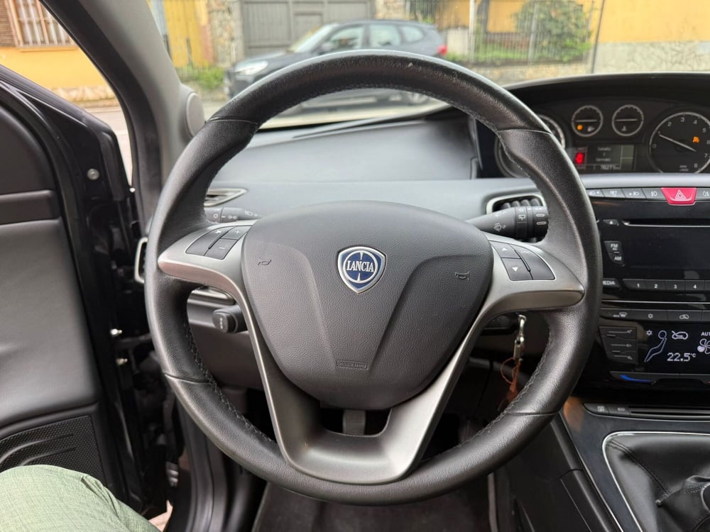 Lancia Ypsilon usata a Torino (12)