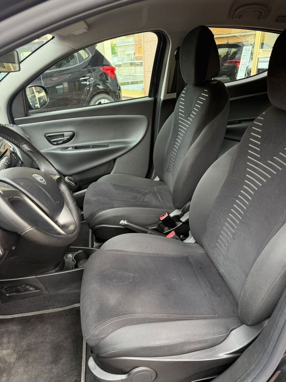 Lancia Ypsilon usata a Torino (16)