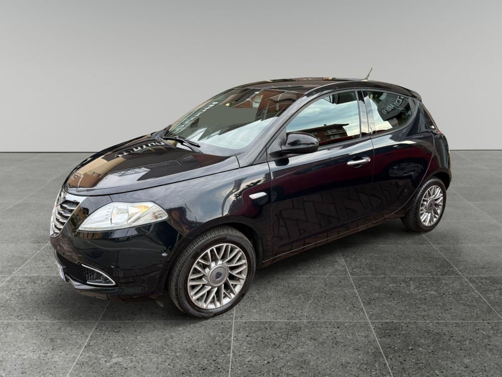 Lancia Ypsilon usata a Torino (2)