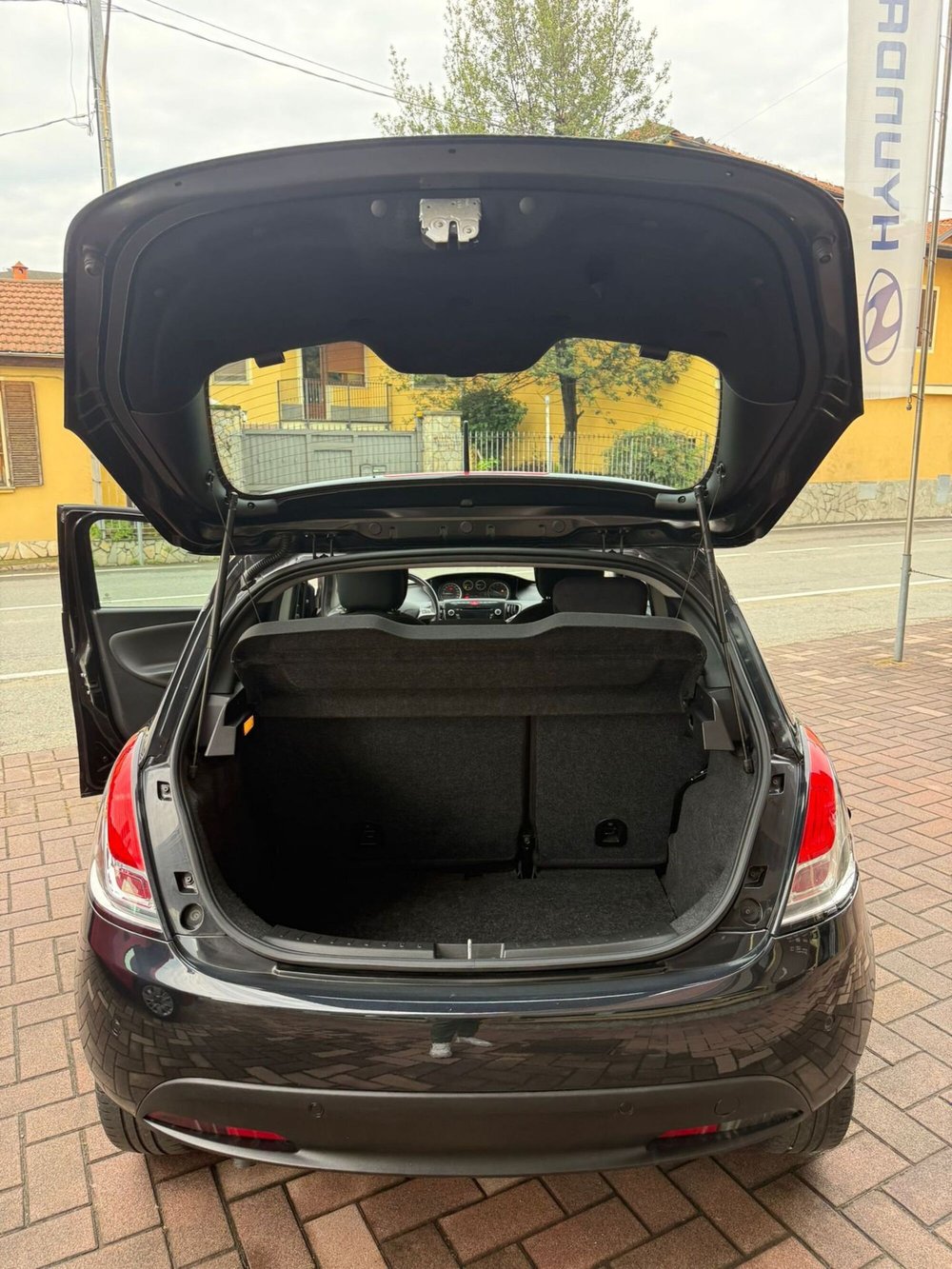 Lancia Ypsilon usata a Torino (8)