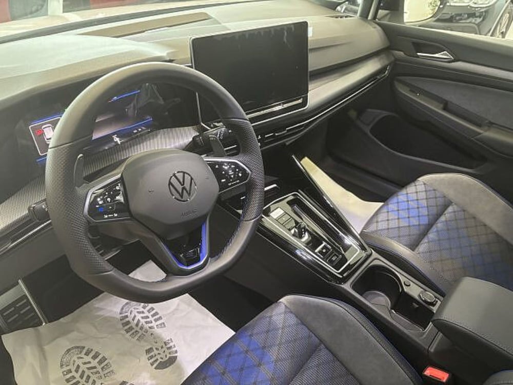 Volkswagen Golf nuova a Vicenza (10)