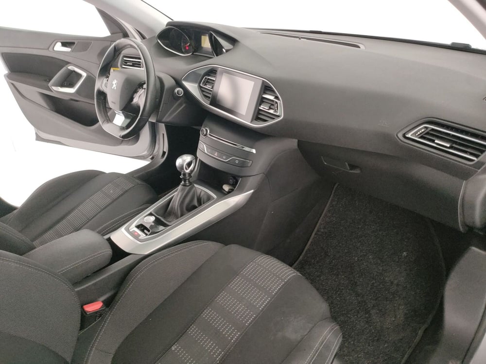 Peugeot 308 SW usata a Caserta (13)