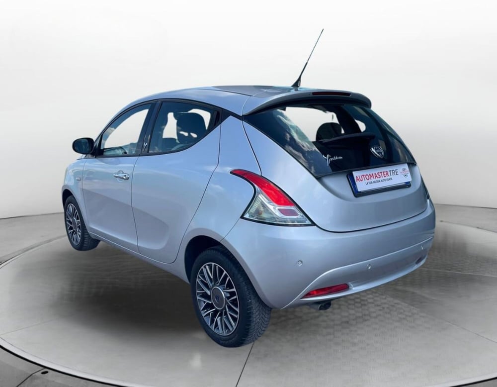 Lancia Ypsilon usata a Rovigo (16)