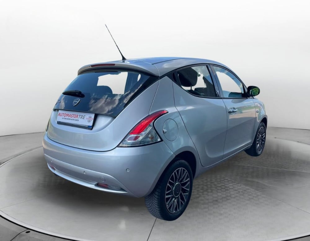 Lancia Ypsilon usata a Rovigo (17)