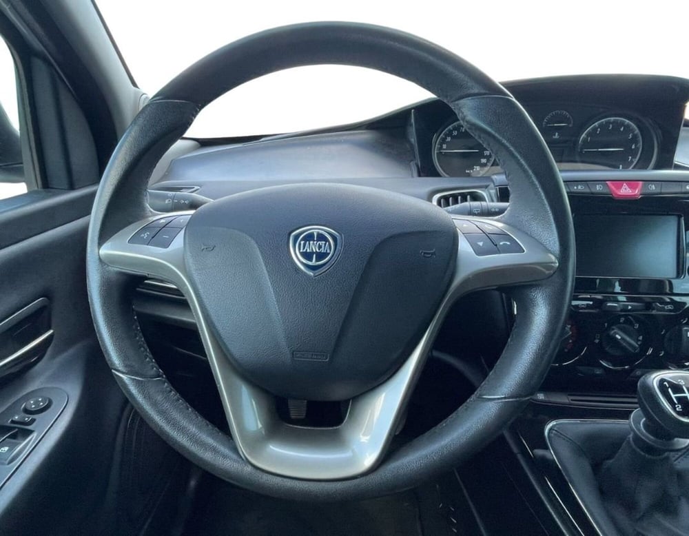 Lancia Ypsilon usata a Rovigo (8)