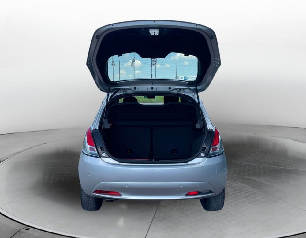 Lancia Ypsilon usata a Rovigo (9)