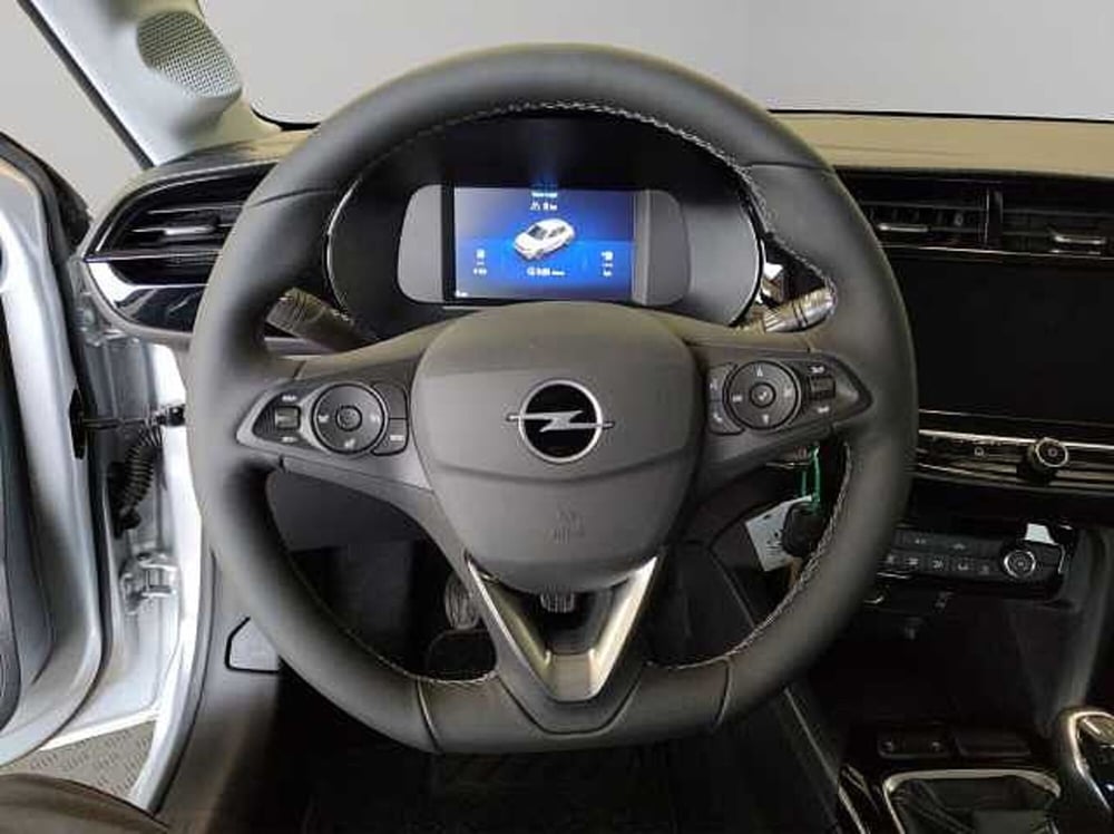 Opel Corsa nuova a Vibo Valentia (11)