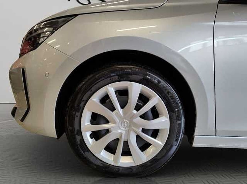 Opel Corsa nuova a Vibo Valentia (15)