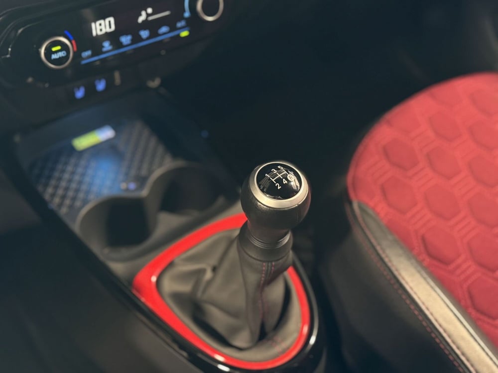 Toyota Aygo X usata a Brescia (14)