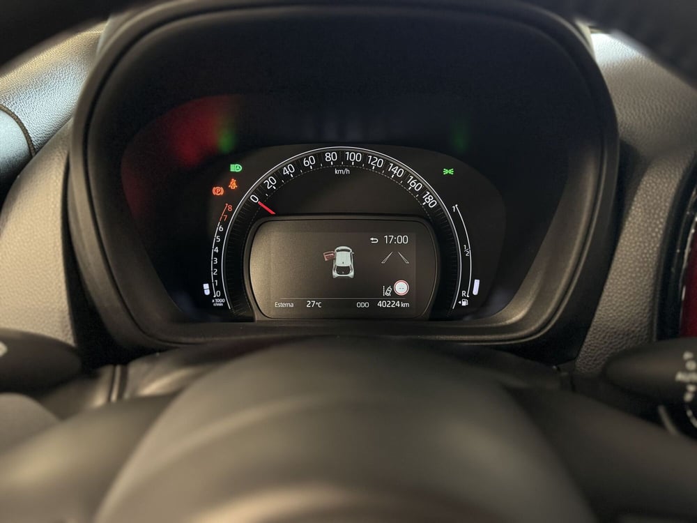 Toyota Aygo X usata a Brescia (16)