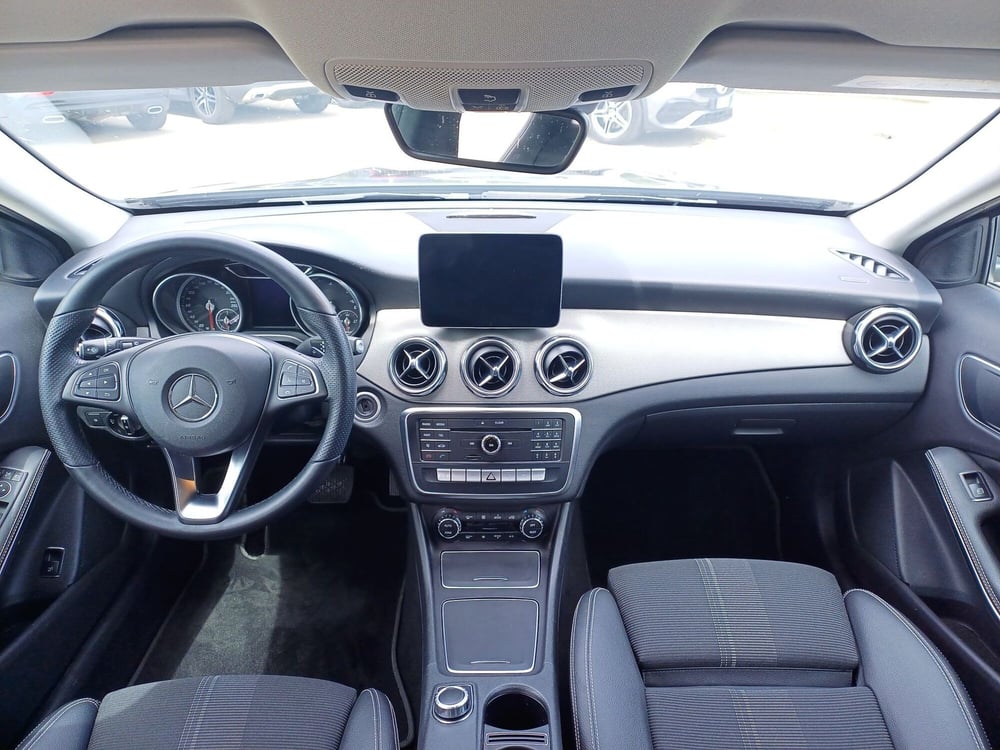 Mercedes-Benz GLA SUV usata  (8)