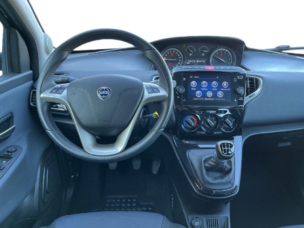Lancia Ypsilon usata a Torino (11)