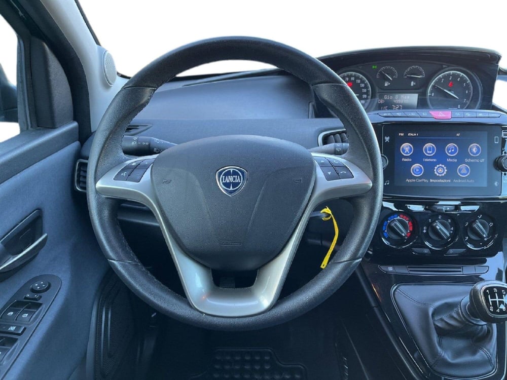 Lancia Ypsilon usata a Torino (12)