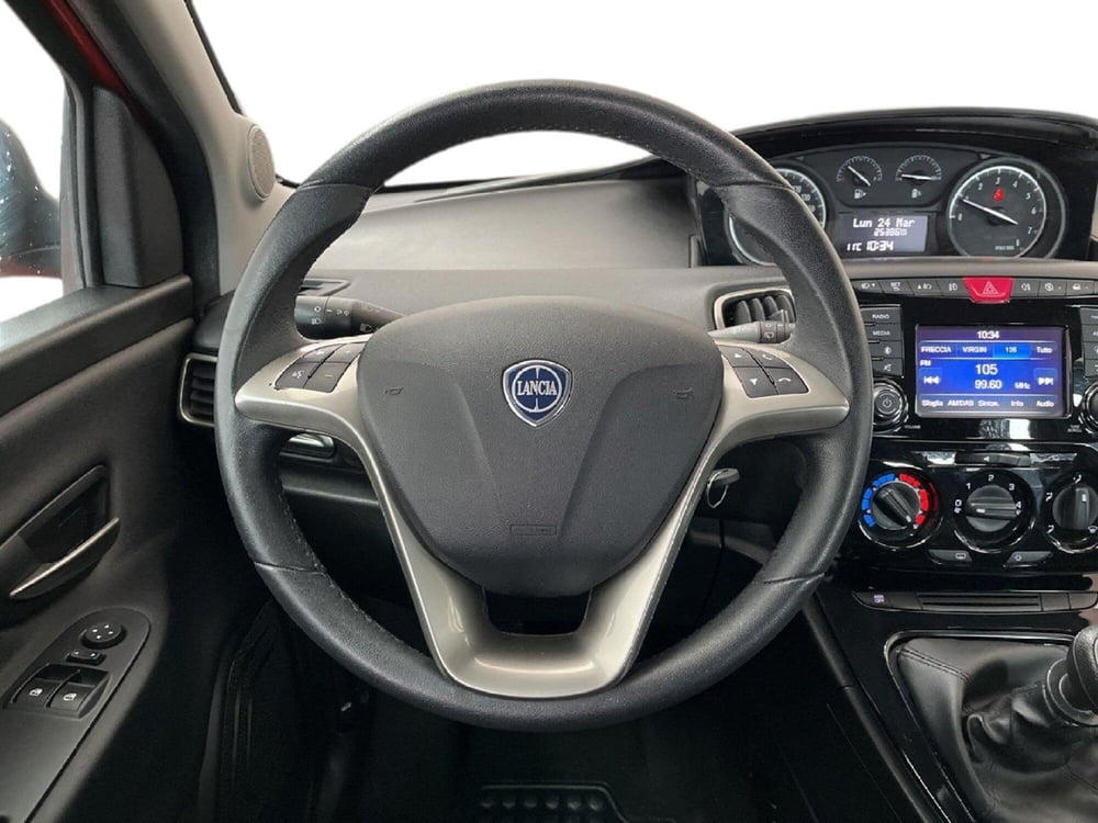 Lancia Ypsilon usata a Torino (12)
