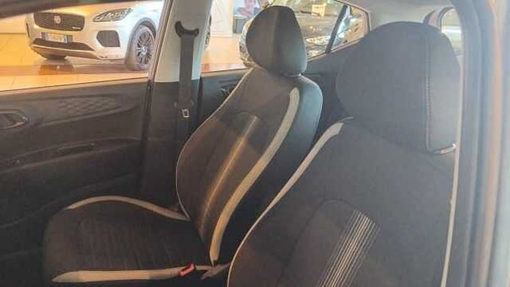 Hyundai i10 nuova a Milano (9)