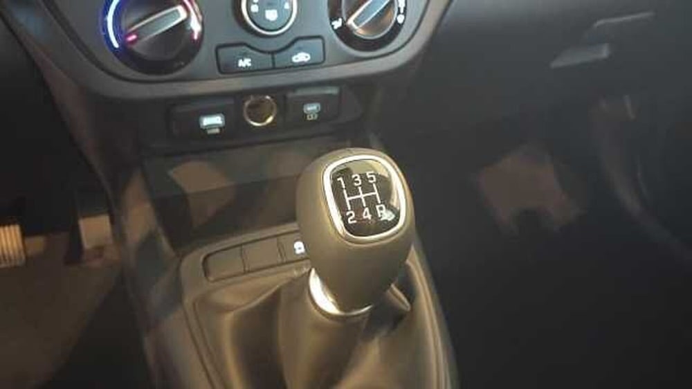 Hyundai i10 nuova a Milano (13)