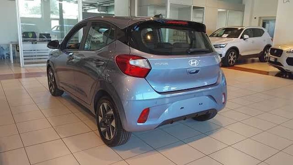 Hyundai i10 nuova a Milano (2)