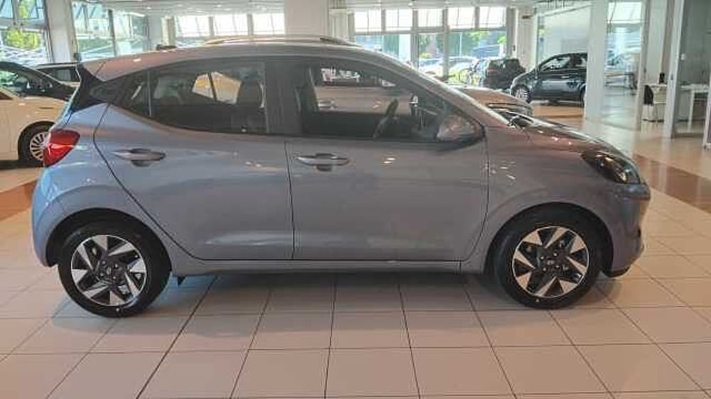 Hyundai i10 nuova a Milano (3)