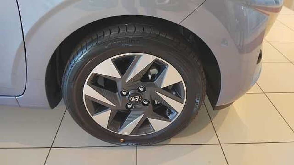 Hyundai i10 nuova a Milano (7)