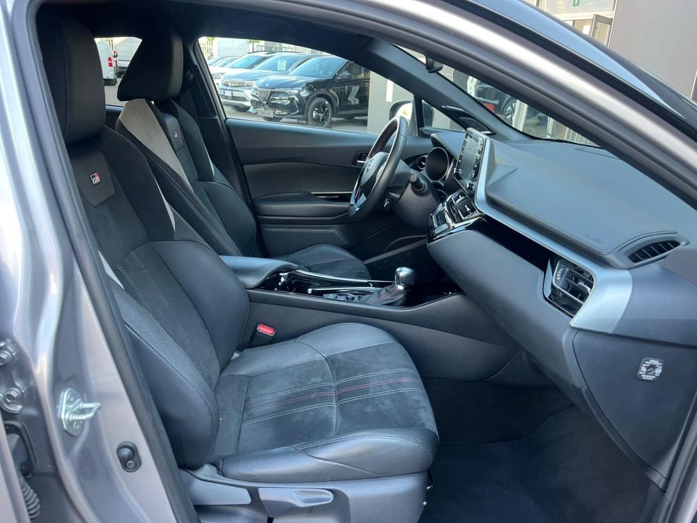 Toyota Toyota C-HR usata a Milano (11)