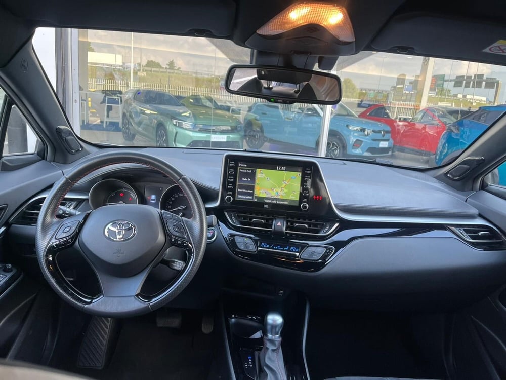 Toyota Toyota C-HR usata a Milano (15)