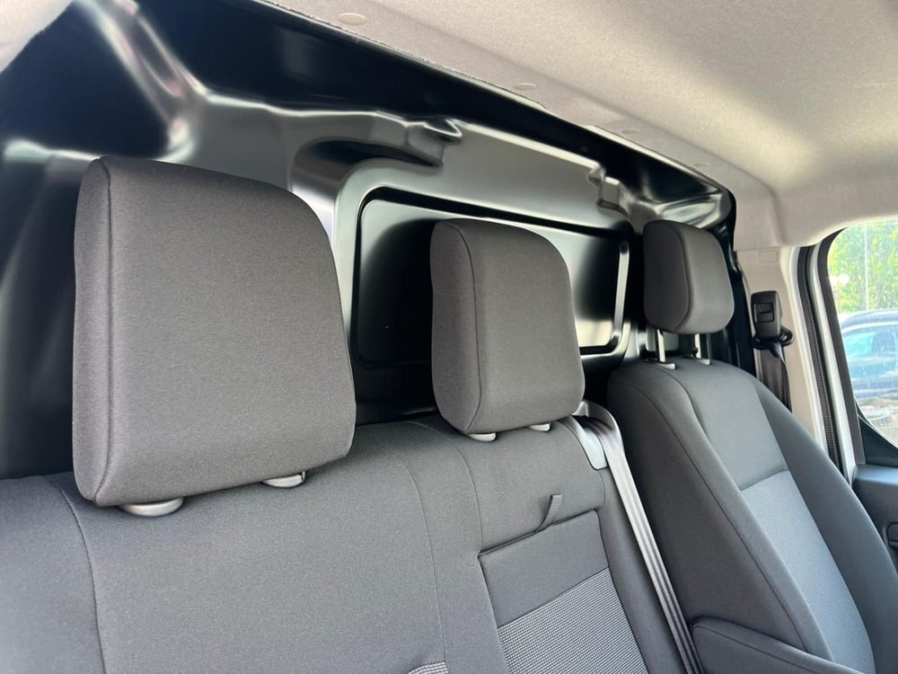 Opel Vivaro-e Life nuova a Milano (15)
