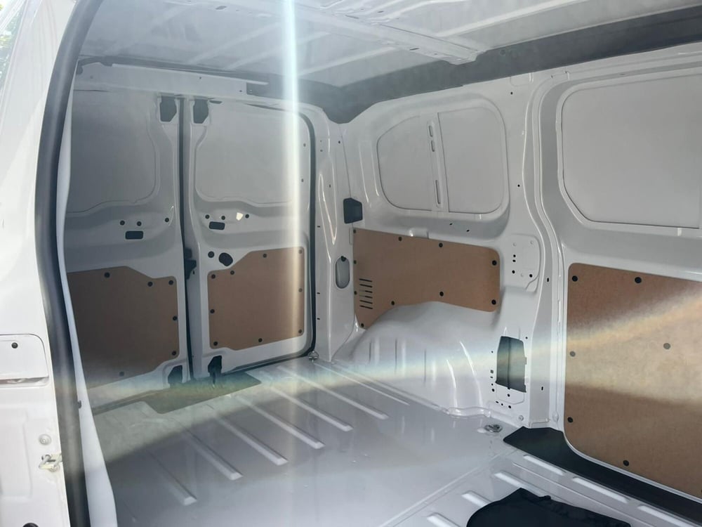 Opel Vivaro-e Life nuova a Milano (7)