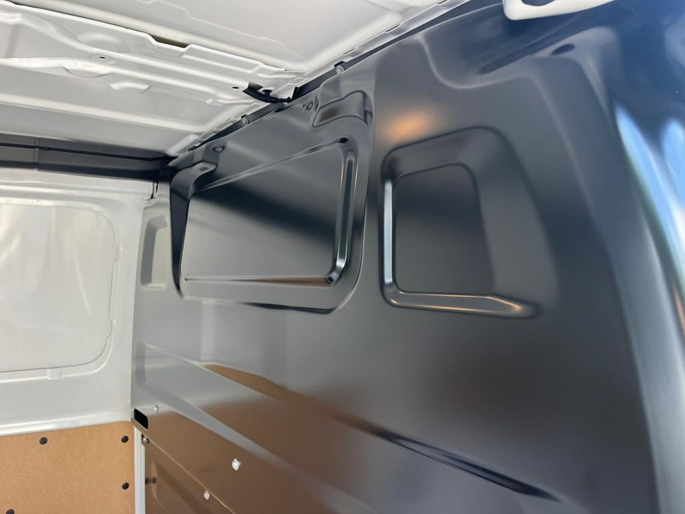 Opel Vivaro-e Life nuova a Milano (8)