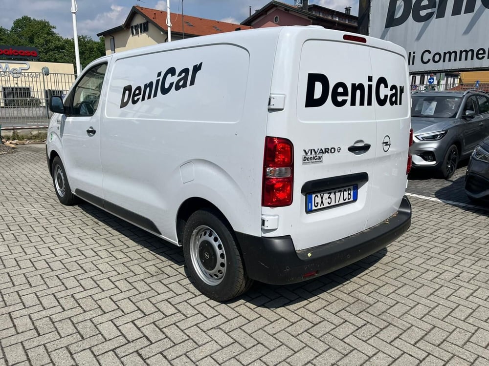 Opel Vivaro-e Life nuova a Milano (9)