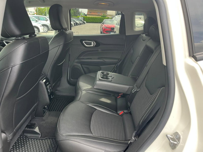Jeep Compass usata a Milano (15)