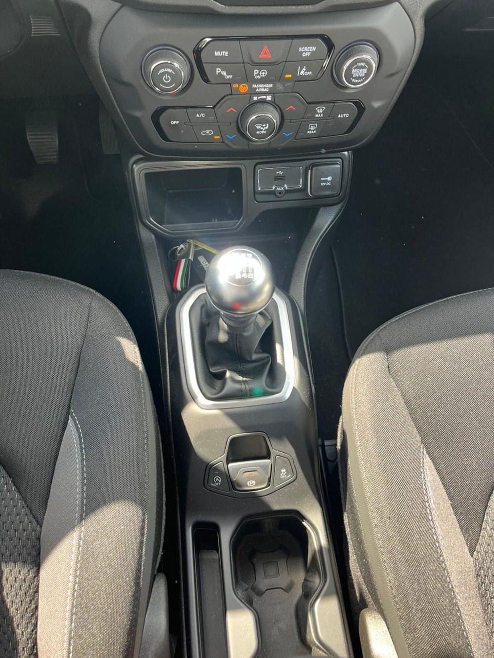 Jeep Renegade usata a Milano (17)