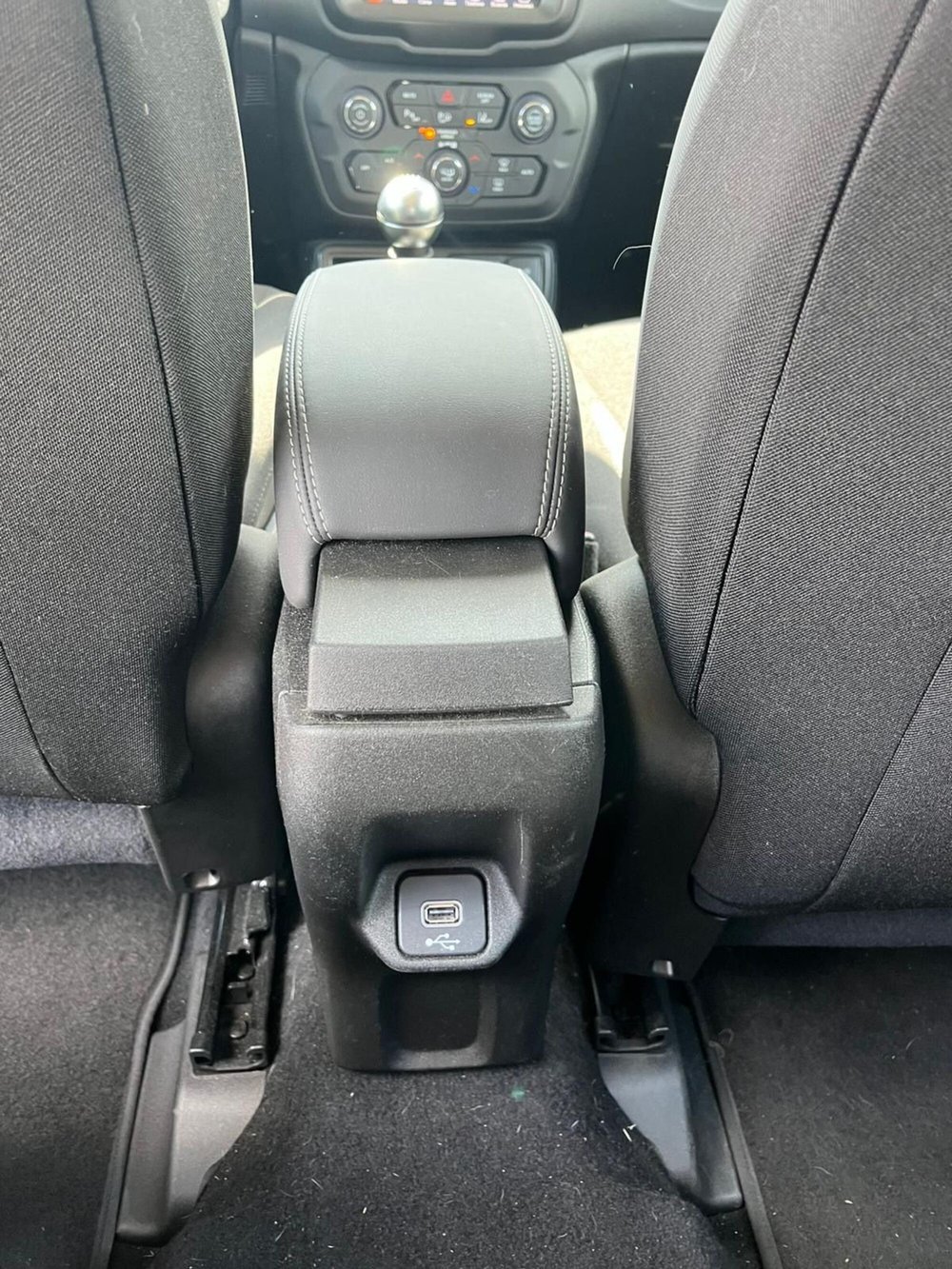 Jeep Renegade usata a Milano (18)