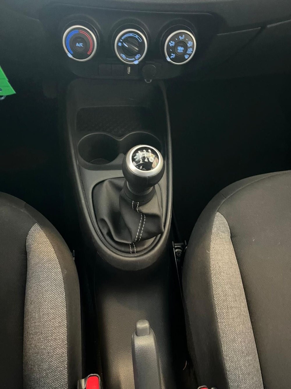 Toyota Aygo X usata a Milano (17)