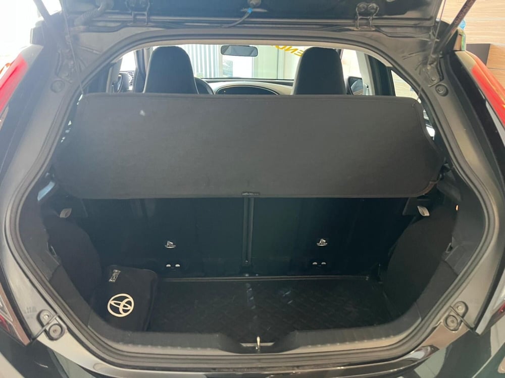 Toyota Aygo X usata a Milano (6)