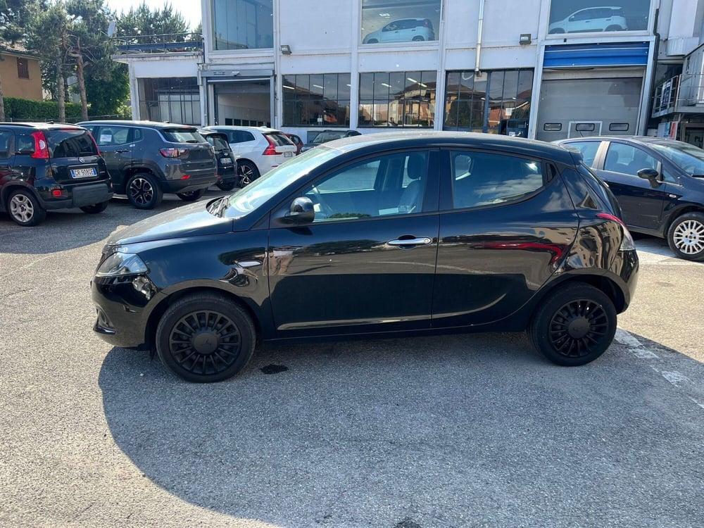 Lancia Ypsilon usata a Milano (4)