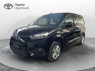 Toyota Proace City Verso City Verso 1.5D 100 CV S&amp;S Short D Lounge del 2020 usata a Montebelluna