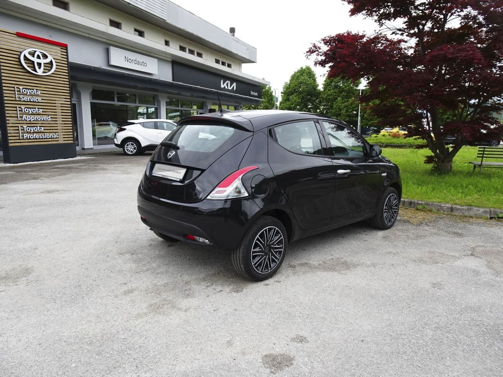 Lancia Ypsilon usata a Treviso (7)