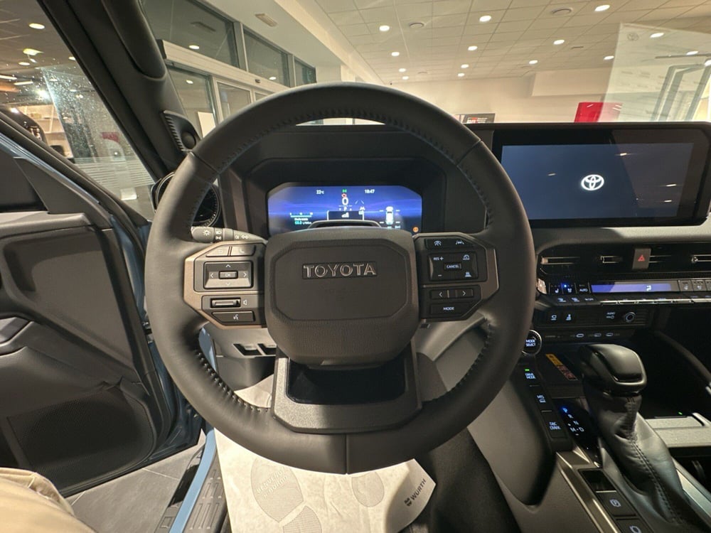 Toyota Land Cruiser nuova a Catania (10)