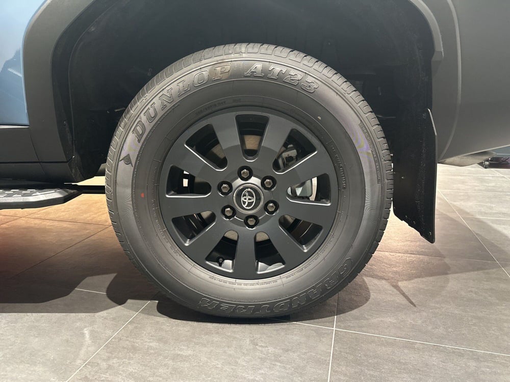 Toyota Land Cruiser nuova a Catania (5)