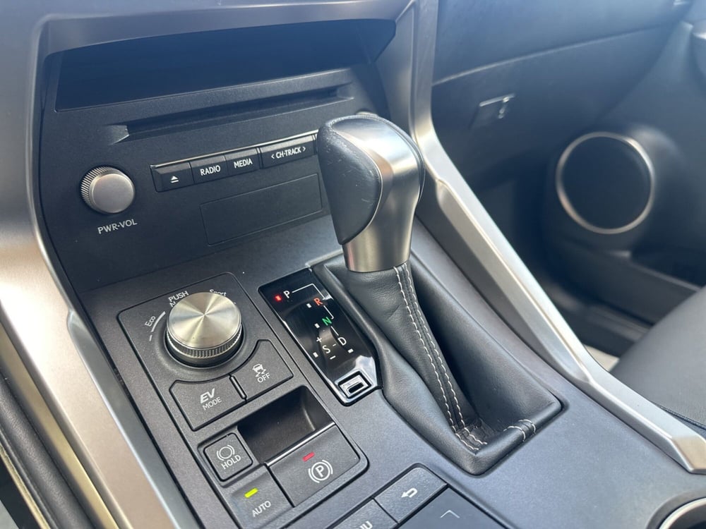 Lexus NX usata a Siracusa (15)
