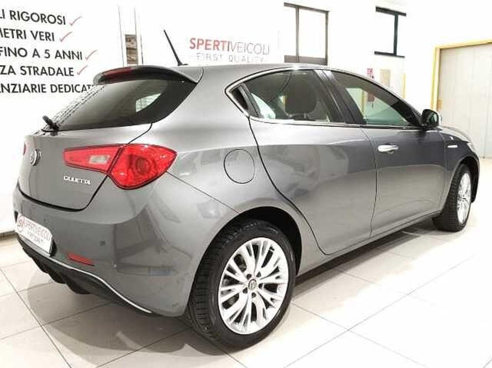 Alfa Romeo Giulietta usata a Lecce (3)