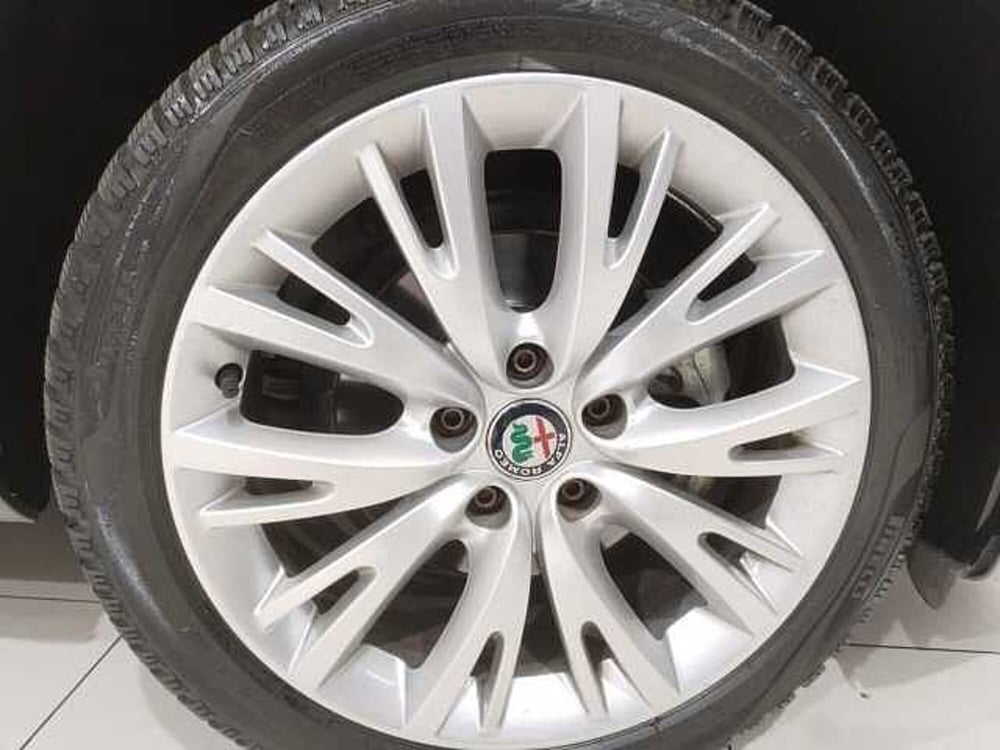 Alfa Romeo Giulietta usata a Lecce (4)