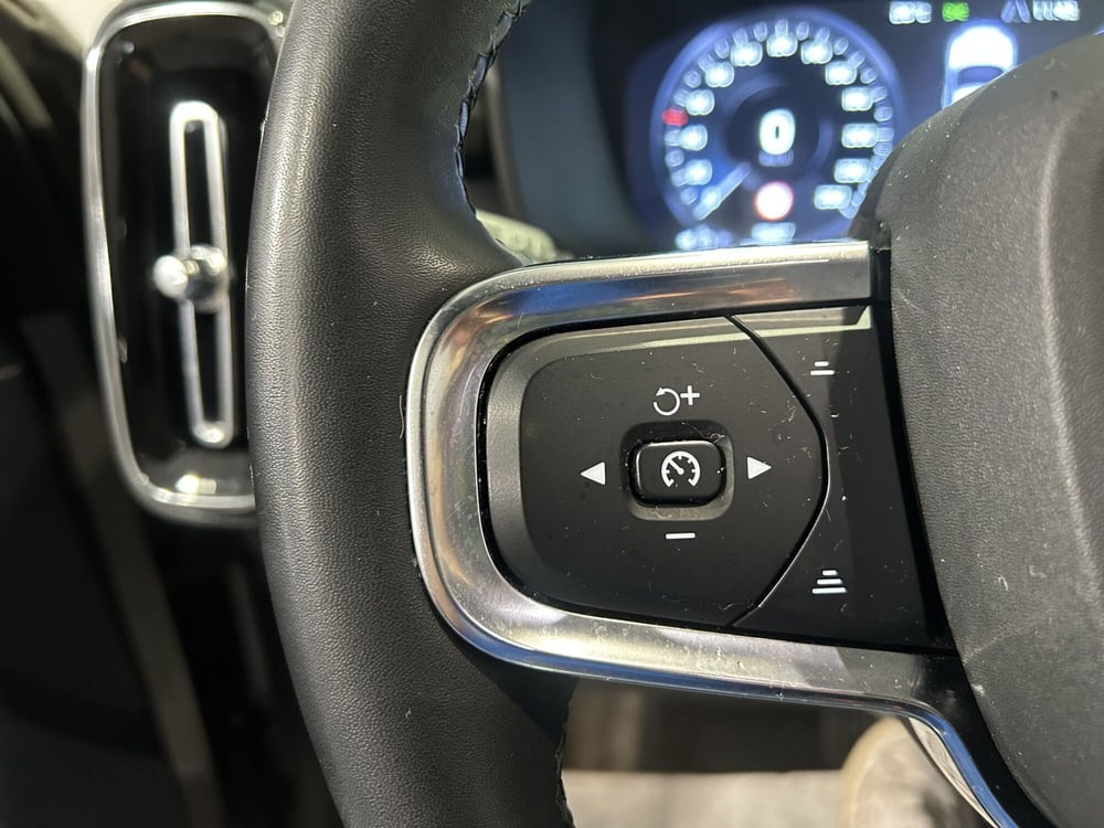 Volvo XC40 usata a Milano (18)
