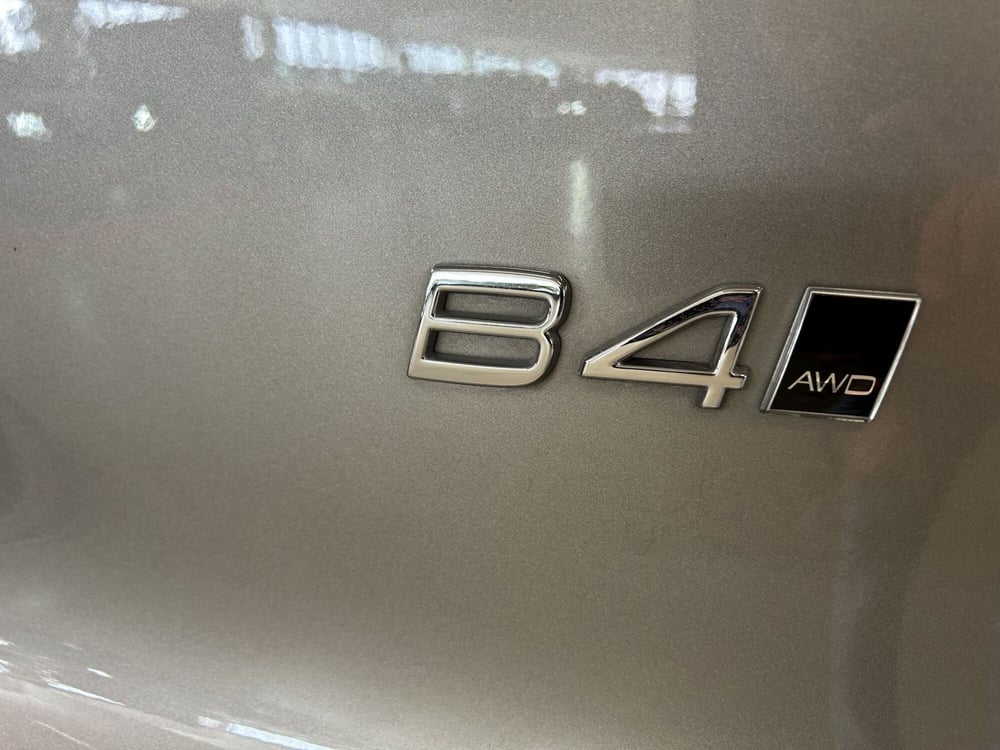 Volvo XC40 usata a Milano (7)