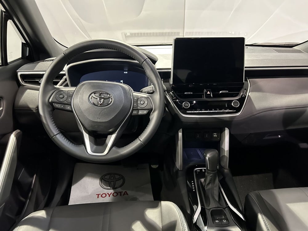 Toyota Corolla Cross Hybrid usata a Milano (9)