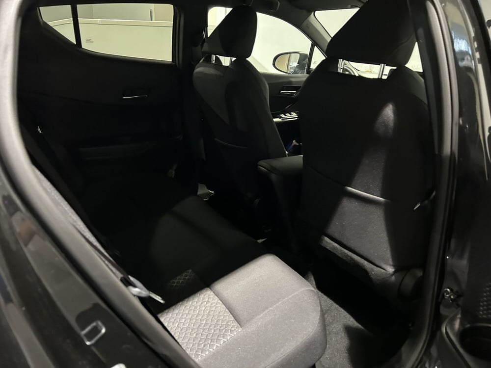 Toyota Toyota C-HR usata a Milano (14)