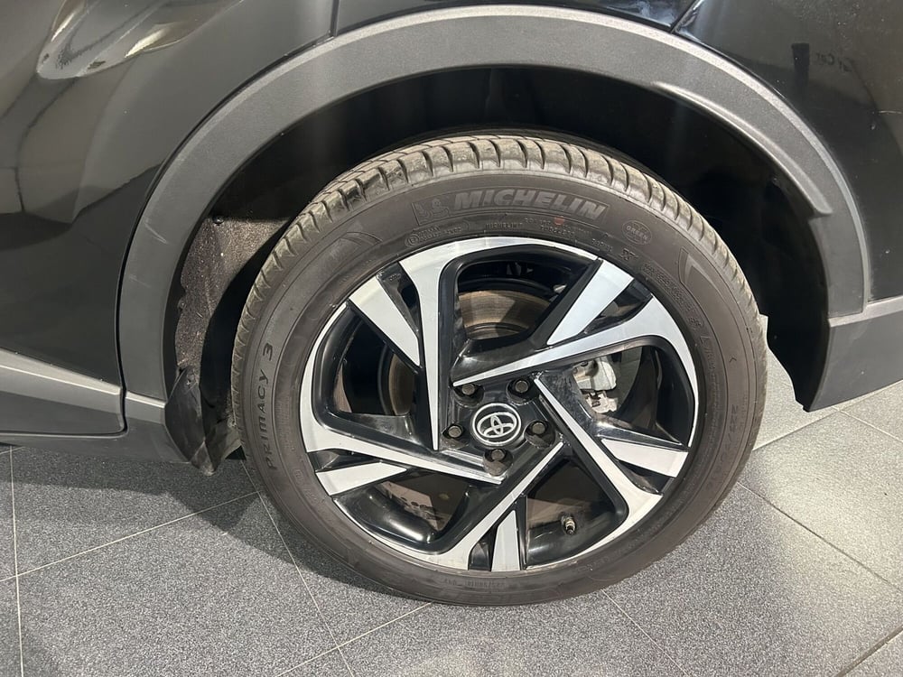 Toyota Toyota C-HR usata a Milano (7)