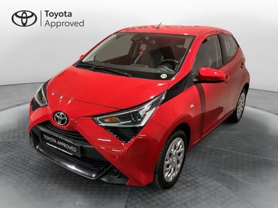 Toyota Aygo 1.0 VVT-i 72 CV 5 porte x-play del 2019 usata a Milano
