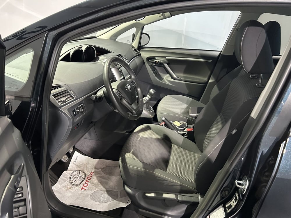 Toyota Verso usata a Milano (13)